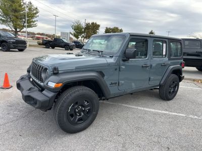 2026 Jeep Wrangler - Photo 13