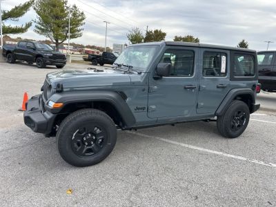 2026 Jeep Wrangler - Photo 14