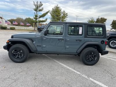 2026 Jeep Wrangler - Photo 17