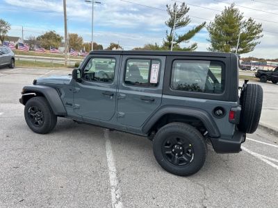 2026 Jeep Wrangler - Photo 20