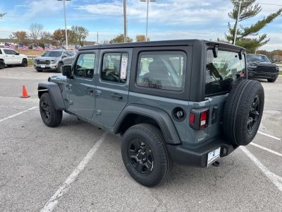 2026 Jeep Wrangler - Photo 22