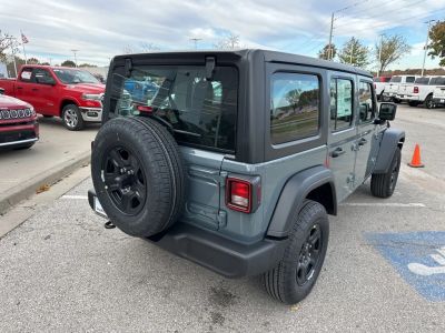2026 Jeep Wrangler - Photo 28