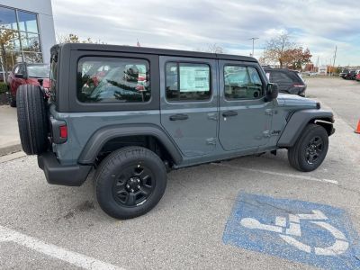 2026 Jeep Wrangler - Photo 31