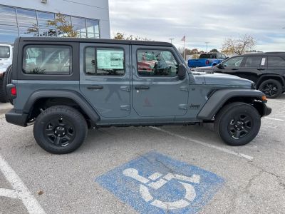 2026 Jeep Wrangler - Photo 33