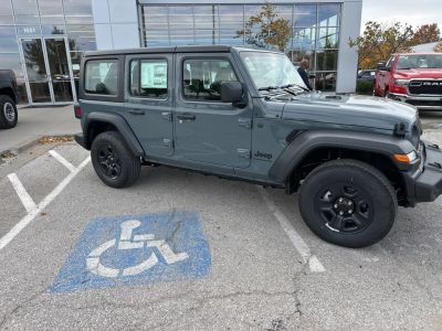 2026 Jeep Wrangler - Photo 36