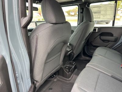 2026 Jeep Wrangler - Photo 40