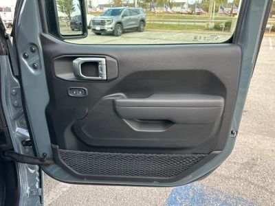 2026 Jeep Wrangler - Photo 50