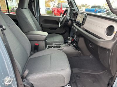 2026 Jeep Wrangler - Photo 52