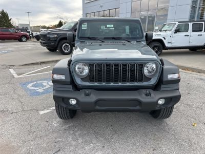 2026 Jeep Wrangler - Photo 9