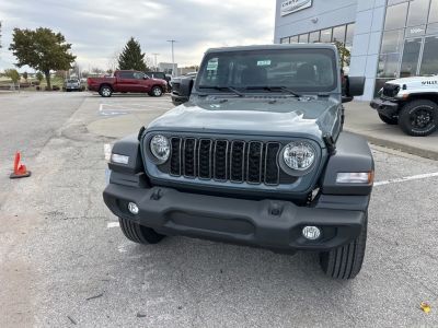 2026 Jeep Wrangler - Photo 10