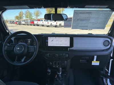 2026 Jeep Wrangler - Photo 12