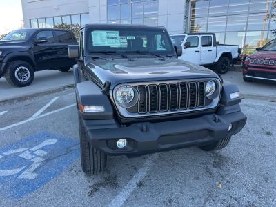 2026 Jeep Wrangler - Photo 4