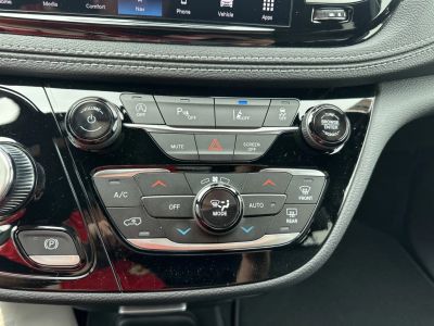 2026 Chrysler Pacifica — photo 14 view