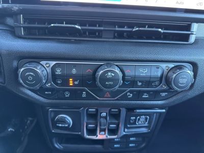 2026 Jeep Wrangler - Photo 14
