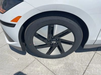 2025 Hyundai IONIQ 6 — photo 9 view