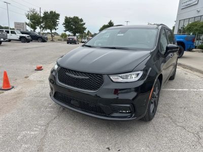 2026 Chrysler Pacifica — engine compartment view