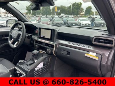 2025 Toyota Tacoma — photo 9 view