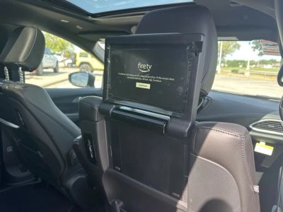 2026 Chrysler Pacifica — photo 14 view
