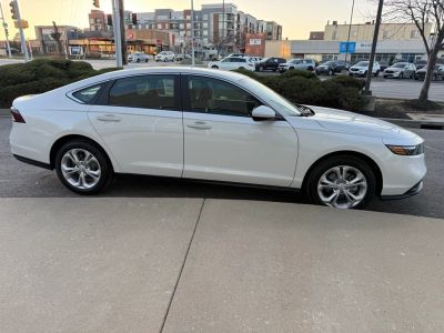 2025 Honda Accord — photo 9 view