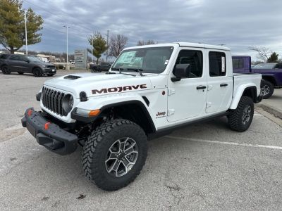 2026 Jeep Gladiator — photo 12 view