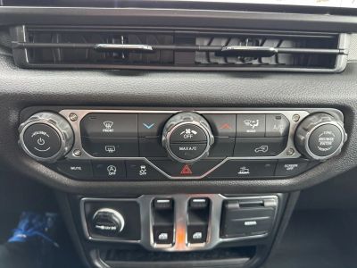 2026 Jeep Wrangler - Photo 14