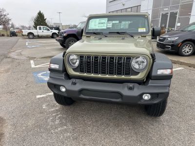 2026 Jeep Wrangler - Photo 9