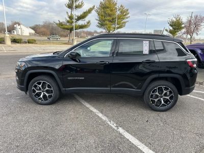 2026 Jeep Compass - Photo 17