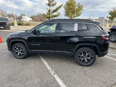 2026 Jeep Compass - Photo 18