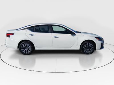 2025 Nissan Altima - Photo 8