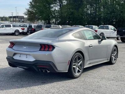 2026 Ford Mustang - Photo 3
