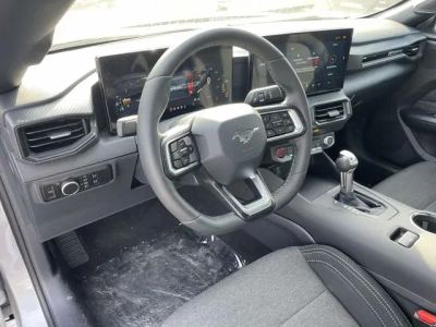 2026 Ford Mustang - Photo 16