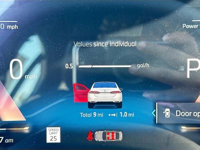 2026 BMW 5 Series — photo 9 view