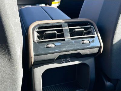 2026 BMW 5 Series — photo 20 view