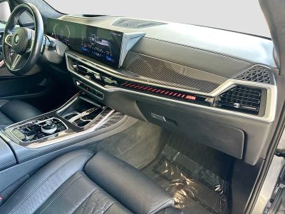 2024 BMW X7 — photo 32 view