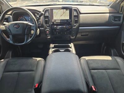 2022 Nissan Titan — photo 12 view