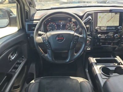 2022 Nissan Titan — photo 13 view