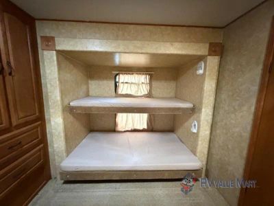 2009 Forest River RV Sandpiper — photo 25 view
