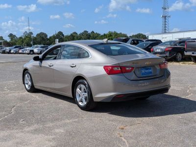 2025 Chevrolet Malibu - Photo 3