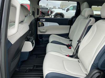 2026 Kia Carnival — photo 17 view