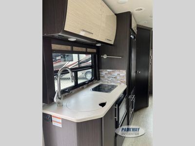 2017 Thor Motor Coach Compass - Photo 9