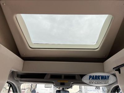 2017 Thor Motor Coach Compass - Photo 8