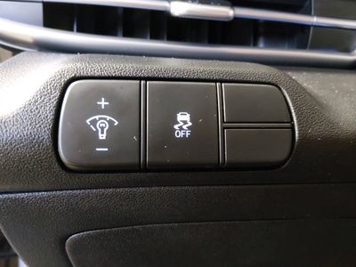 2024 Hyundai Elantra — photo 13 view