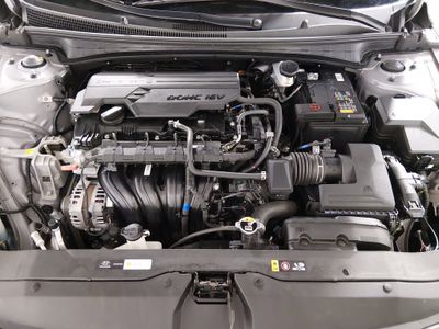 2024 Hyundai Elantra — photo 9 view