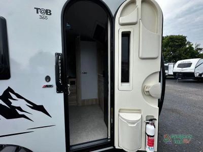 2025 nuCamp RV T@b — photo 10 view