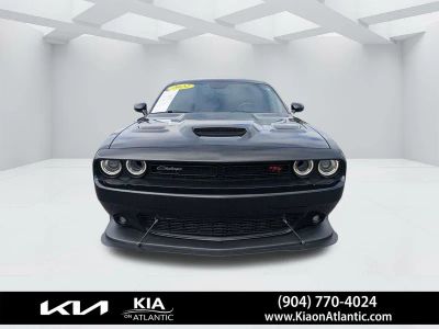 2022 Dodge Challenger — photo 8 view