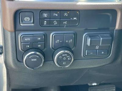 2025 Chevrolet Tahoe - Photo 15