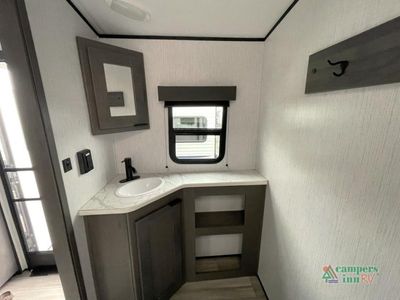 2022 Cruiser Embrace - Photo 34
