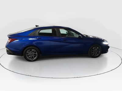 2024 Hyundai Elantra — photo 8 view