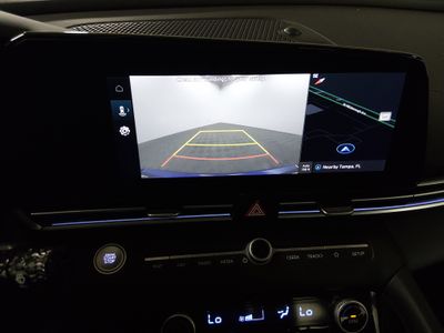 2024 Hyundai Elantra — photo 16 view