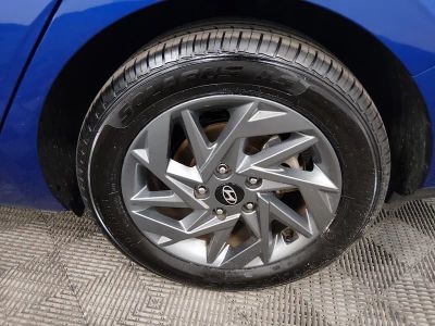2024 Hyundai Elantra — photo 10 view